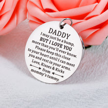 将图片加载到图库查看器,First Time Dad Gift for New Dad To Be, New Daddy Keychain for Men New Father Gift from Wife New Mommy To Be Pregnancy Announcement Gift for Him Husband Soon To Be Daddy Birthday Fathers Day Christmas