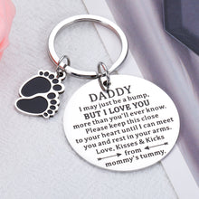 将图片加载到图库查看器,First Time Dad Gift for New Dad To Be, New Daddy Keychain for Men New Father Gift from Wife New Mommy To Be Pregnancy Announcement Gift for Him Husband Soon To Be Daddy Birthday Fathers Day Christmas
