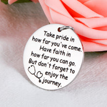 将图片加载到图库查看器,Inspirational Nursing Gifts for Women Men Nurse Keychain Graduation Gifts for Nursing School Student RN NP Nurses Week Soon to Be Nurse Gifts for Her Daughter Sister Friend Registered Nurse Present