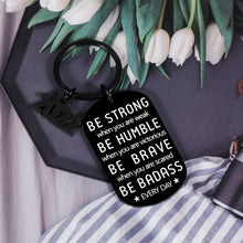 将图片加载到图库查看器,Inspirational Quotes Keychain Son Daughter Christmas Birthday Graduation Gifts for Class 2022 Women Men College High School Boys Girls Senior Be Strong Pendant for Him Her Friends Presents from Mom