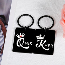 将图片加载到图库查看器,His Queen Her King Matching Keychains Couple Gifts for Valentines Women Men Anniversary Birthday Gifts for Him Her Boyfriend Fiance Engagement Wedding Deployment Gifts for Bride Groom Husband to Be