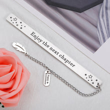将图片加载到图库查看器,Happy Retirement Enjoy The Next Chapter Bookmark for Women Men 2022 Nurse Teacher Retirement Gifts for Her Him Thank You Appreciation Present for Retiring Boss Mentor Coworker Going Away Goodbye Gift