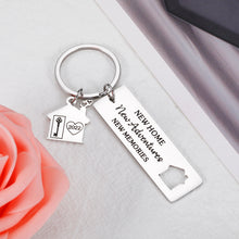 将图片加载到图库查看器,2022 New Home Keychain Housewarming Key Chain Gifts for First Home Women Men Closing Realtor Gift for Home Buyers New Homeowners Gift for Sister Friends Family New Neighbor Housewarming Party Gifts