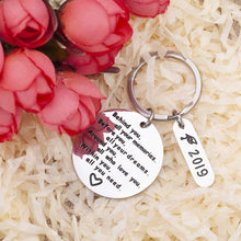 将图片加载到图库查看器,Graduation Gifts Keychain for Him Her Class of 2019 Behind You All Your Memories Before You All Your Dream Inspirational Gifts for Women Men Teenage Girls Jewelry Memories Gift for High School College