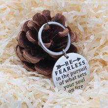 将图片加载到图库查看器,Inspirational Keychain Birthday Gifts for Women Men Motivational Gift for Teenage Girls Sister Friend Encouragement Jewelry Be Fearless in Pursuit of What Sets Graduation Gifts for Her Him