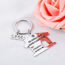 将图片加载到图库查看器,Housewarming Gifts for Women Men Friends New Home Keychain 2023 New Home Gifts for Him Her First Home Gifts for Bestie Friend Funny Moving Away Housewarming Keepsake for New Homeowners Sister Coworker