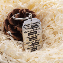 将图片加载到图库查看器,Eunigem Graduation Keychain 2020 Family Friend Gifts for Kids Teenagers Son Daughter Inspirational Birthday Always Remember You are Braver Than You Believe