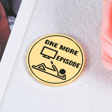 将图片加载到图库查看器,Funny Gifts Stocking Stuffers for Women Men Teens Boy Girls Christmas Present Double-Sided Decision Coin Maker for Daughter Son TV Lovers Friends Birthday Valentines Gifts for Him Her Girlfriend BFF