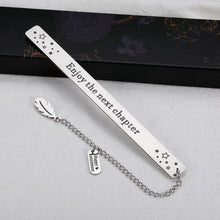 将图片加载到图库查看器,Happy Retirement Enjoy The Next Chapter Bookmark for Women Men 2022 Nurse Teacher Retirement Gifts for Her Him Thank You Appreciation Present for Retiring Boss Mentor Coworker Going Away Goodbye Gift