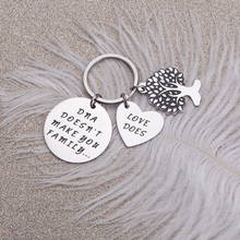 将图片加载到图库查看器,Step Dad Mom Gifts for Stepmother Stepfather Birthday Keychain from Daughter Son for Fathers Mothers Day DNA Doesn't Make Us Family Love Does Parent Gift Wedding Adoption Gift from Kids