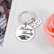 将图片加载到图库查看器,Funny Keychain Gifts for Class of 2022 Seniors Women Men Graduation Gifts for Him Her High School Student Masters College Boys Girls Nursing Law School Grads Keyring Gifts from Best Friend Mom Dad