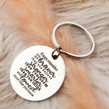 将图片加载到图库查看器,Eunigem Graduation Keychain 2020 Family Friend Gifts for Kids Teenagers Son Daughter Inspirational Birthday Always Remember You are Braver Than You Believe