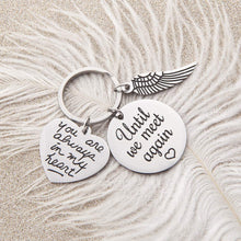 将图片加载到图库查看器,Memorial Gift for Mom Dad Memorial Keychain Remembrance Keepsake Sympathy Gift for Friend Loss of Loved One Angel Wing Key Chain Bereavement Gift for Daughter Son Sister Miscarriage Pregnancy Loss