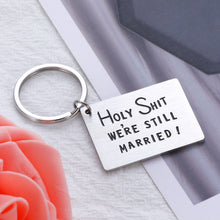 将图片加载到图库查看器,Funny Gifts Keychain for Men Women Anniversary Valentines Day Gifts for Him Her Husband Wife Hubby Wifey Hilarious Couple Gifts for Wedding Birthday Gifts for 5th 10th 20th Anniversary