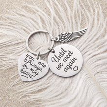 将图片加载到图库查看器，Memorial Gift for Mom Dad Memorial Keychain Remembrance Keepsake Sympathy Gift for Friend Loss of Loved One Angel Wing Key Chain Bereavement Gift for Daughter Son Sister Miscarriage Pregnancy Loss
